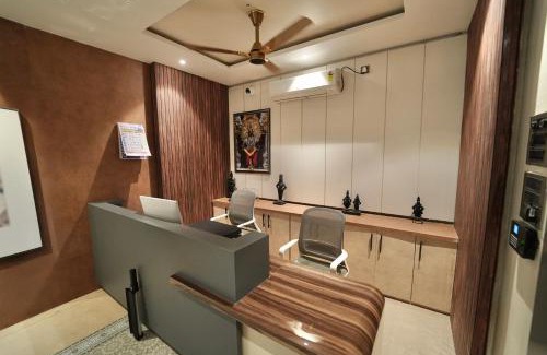 Sangole Hotel | Pandharipuram Palace