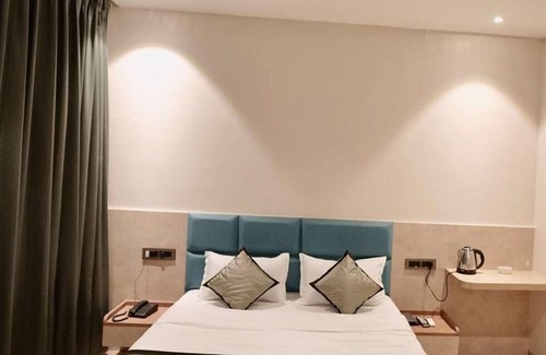 Pandharpur Hotel | Pandharipuram Palace