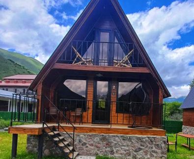 Kazbegi Ski Chalet | Panorama cottages in Sno