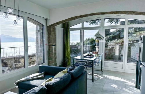 Chexbres Villa | Panoramic APT in the Vineyard with stunning 360 ° view of Lake Geneva and Alps