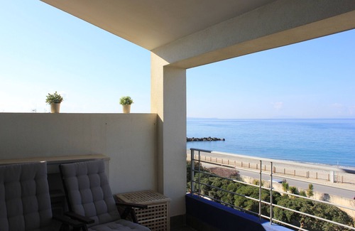 Divieto Apartment | Panoramic beachfront ideal for two couples
