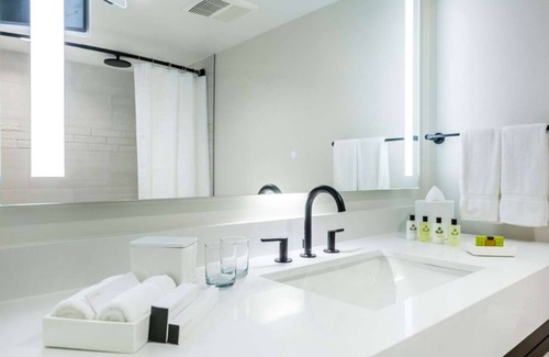 Isla Verde Hotel | Panoramic Beach Resort in Isla Verde | 4 Suite w/Living Space & Balcony