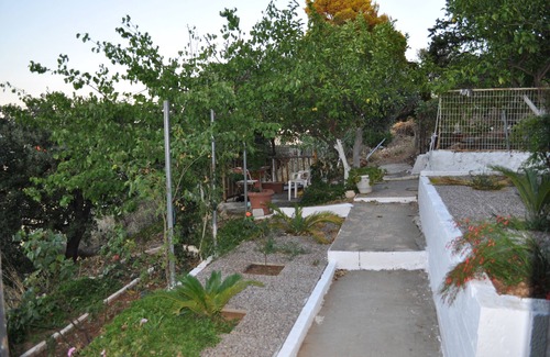 Markopoulo Mesogaias House | panoramic hill top house