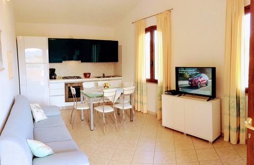 Teulada House | panoramic house surrounded by greenery with parking