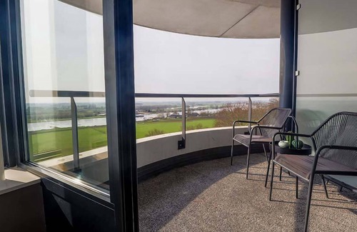 Wageningen Hotel | Panoramic Nature Getaway w/Relaxing Spa |Near Forest Reserves & Local Landmarks