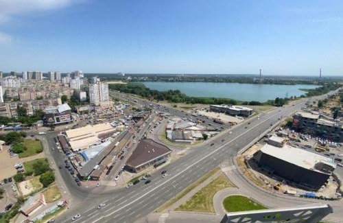 Pozniaky Apartment | Panoramic view Lebedinny flat
