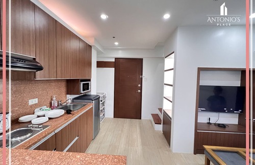 Bonifacio Global City Condo | Panoramic View of City 1BR | WIFI & NETFLIX | BGC