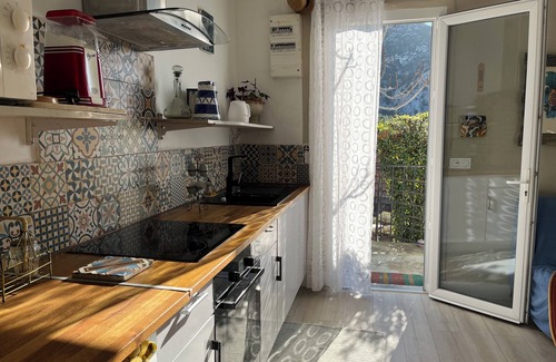 Saint-Loup House | Panoramic view of Marseille and sunset, calm, nature and garden