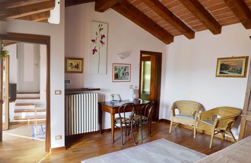 Alba Bed & Breakfast | PANORAMIC VIEW, RELAXING, BIKE, FINE-FOOD, WINE AND MORE. Bed & Breakfast in Alba