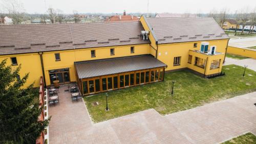 Babina Greda Hotel | Pansion Mihića dvori