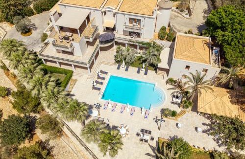 Linoperamata Villa | Pantanassa Palm Tree Mansion