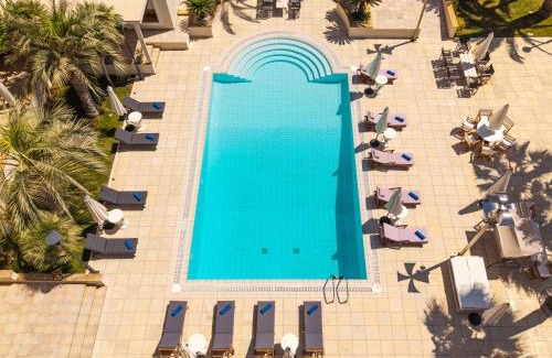 Linoperamata Villa | Pantanassa Palm Tree Mansion