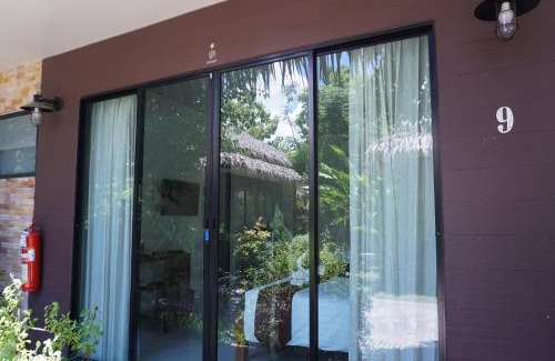 Khuang Pao Resort | Papa's Home And Rabbit Café