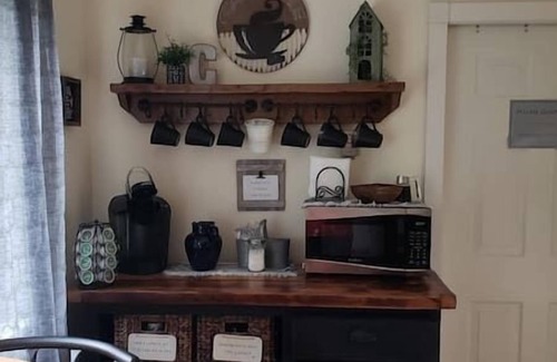Huntington Mills Bed & Breakfast | Paper Mill Pines Bed and Breakfast: The Cedar Room