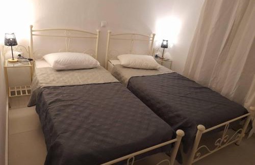 Melissopetra House | para thin alos 1