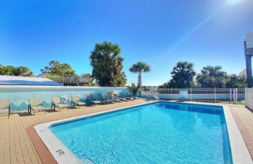 Lullwater Beach House | Paradise By The Pier Home