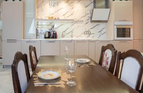 rayon Triaditsa Apartment | Paradise Center Premium Suite 1