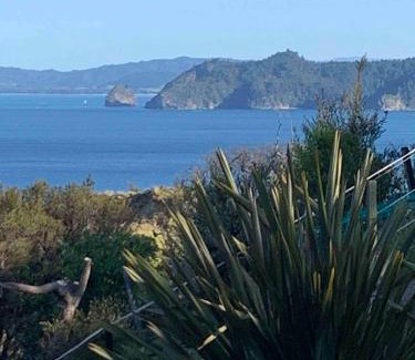 Tuateawa House | Paradise on the Hill