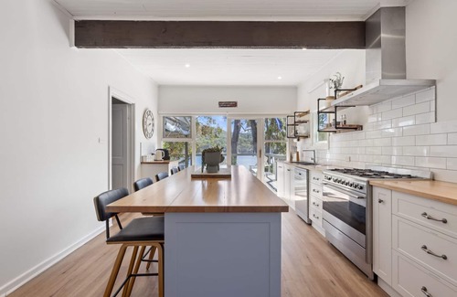 Jamieson House | Paradise Retreat Lakehouse - Jamieson - Sleeps 10