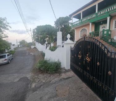 Mango Walk House | paradise treasure