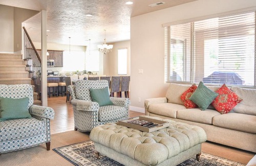Santa Clara House | Paradise Village 32 BBQ Grill, Foosball, Pink Pong, Nintendo Switch and a Resort Style Pool and Water Park