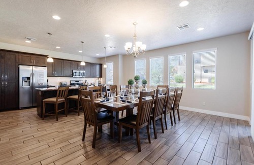 Santa Clara House | Paradise Village 36 Bunk Beds, BBQ Grill, Community Resort Style Pool and Water Park