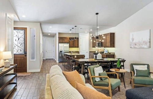 Santa Clara House | Paradise Village 55 with Pool Water Park & Hot Tubnn