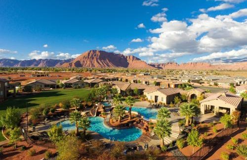 Santa Clara House | Paradise Village 78 l Desert Mountain Oasis BBQ Grill, Fire Pit, Community Resort Style Pool and Water Park