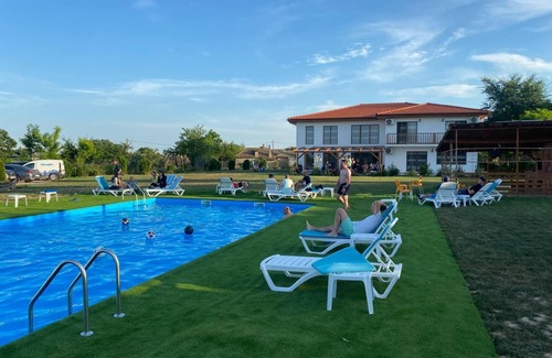 Murighiol Apartment | Paradiso, 20 rooms, max 51 persons, swimming pool, in the heart of Danube Delta