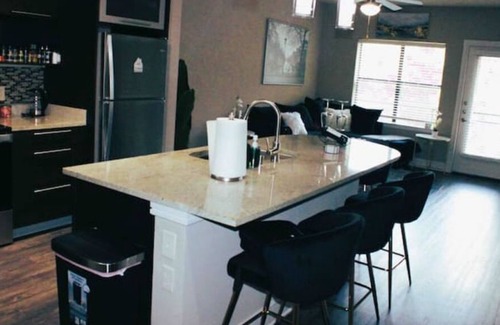 Addison Apartment | Paradize Haven Stays