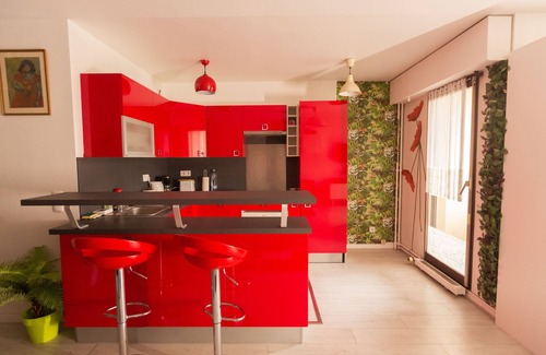 Creteil Apartment | Paris à Portée de Main