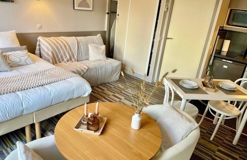 Quartier de Javel Apartment | Paris Porte de Versailles Cosy Lodge 2 Appart hôtel parking wifi 4 pers