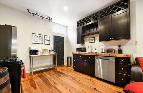 East Allegheny House | Park Free★Amazing Space★Professionally Cleaned!