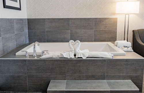 Leduc Hotel | Park Inn by Radisson Edmonton Airport