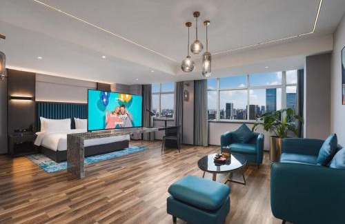 Hantai District Hotel | Park Inn by Radisson Hanzhong Central Square & High speed rail station