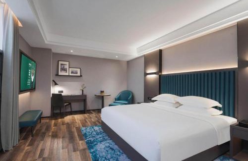 Hantai District Hotel | Park Inn by Radisson Hanzhong Central Square & High speed rail station