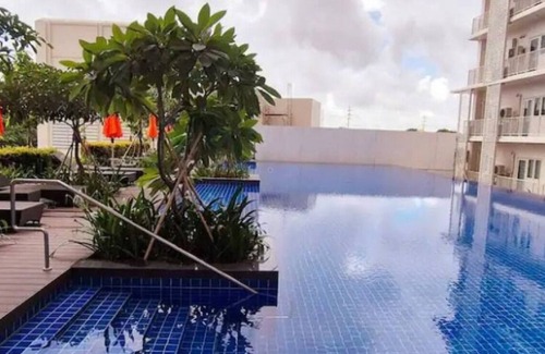 Bonifacio Global City Condo | Park Mckinley West Brand new condo, suitable for a couple or small family.