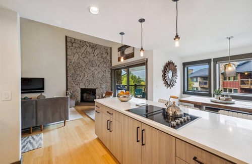 Historic District Condo | Park Place 302C: Great Location-Walk to Town & Skiing.
