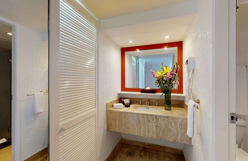 Ixtapa Resort | Park Royal Beach Ixtapa - All Inclusive