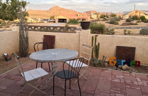 Joshua Tree House | Park Sendero, A 2 Bed Room 2 Bath Custom Spacious Home Min Away From The Village