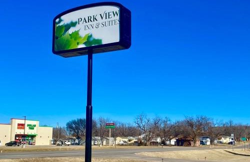 Hoisington Hotel | Park View Inn & Suites, Hoisington