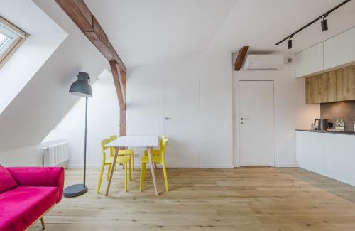 Grunwald Apartment | Park Wilsona Stylish Apartment by BookingHost