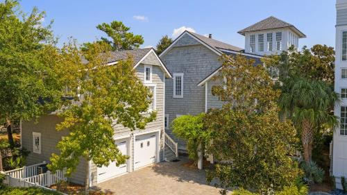 WaterSound Beach House | Parker by AvantStay Radiant Home w Stunning Design Close to Beach