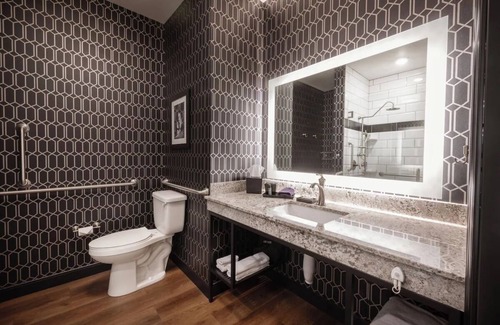 Parker Hotel | Parker CO Stay | 1 Unit | Near Mainstreet Attractions