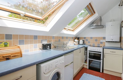 Sturminster Marshall Cottage | PARKFIELD COTTAGE, romantic, with open fire in Sturminster Marshall