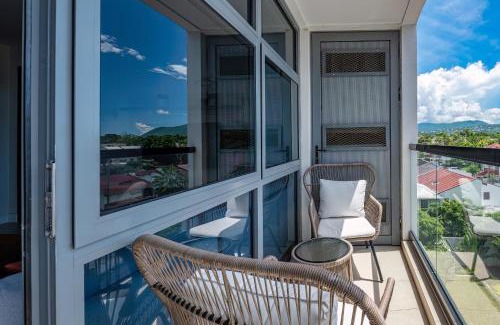 Saint Andrew Apartment | Parkhurst 408 With King Bed and Pool