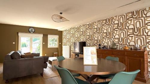 Montmerle-sur-Saone Apartment | Parking et extérieur à 50m de la Saône