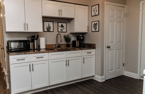 East Memphis House | Parkside | Comfy King Beds Near Broad Ave & Overton Park