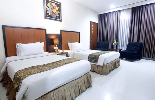 Pekalongan Hotel | Parkside Mandarin Hotel Pekalongan