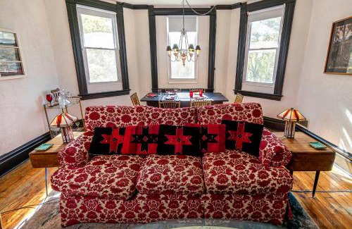 Homestead Apartment | Parkside Paradise Elegant Victorian Home Just Steps from the Park